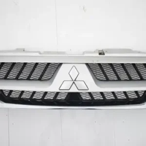 GRILL ATRAPA CHŁODNICY MITSUBISHI PAJERO III LIFT Okazja